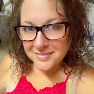 Meet your Posher, Angie